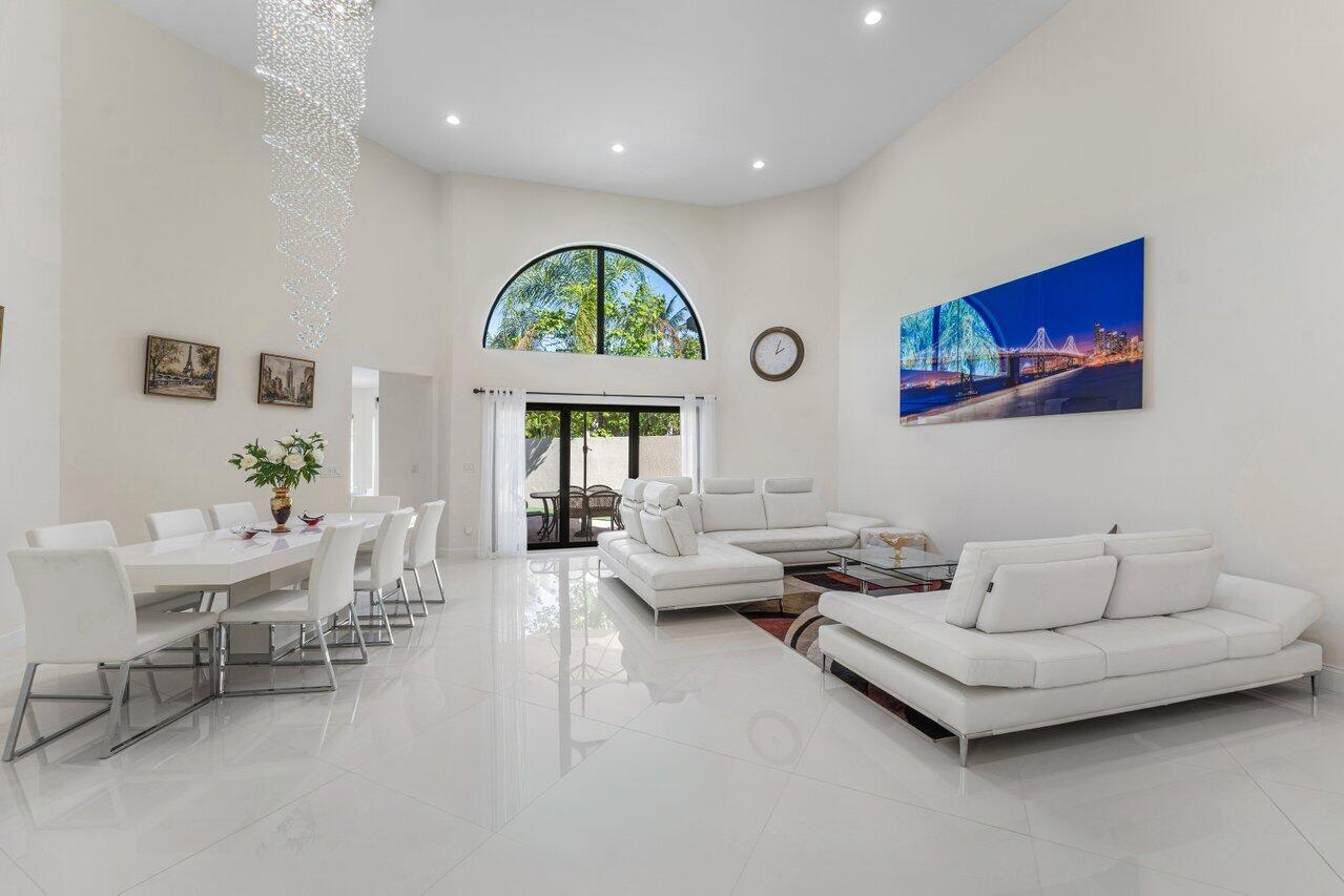 23419 Mirabella Circle S