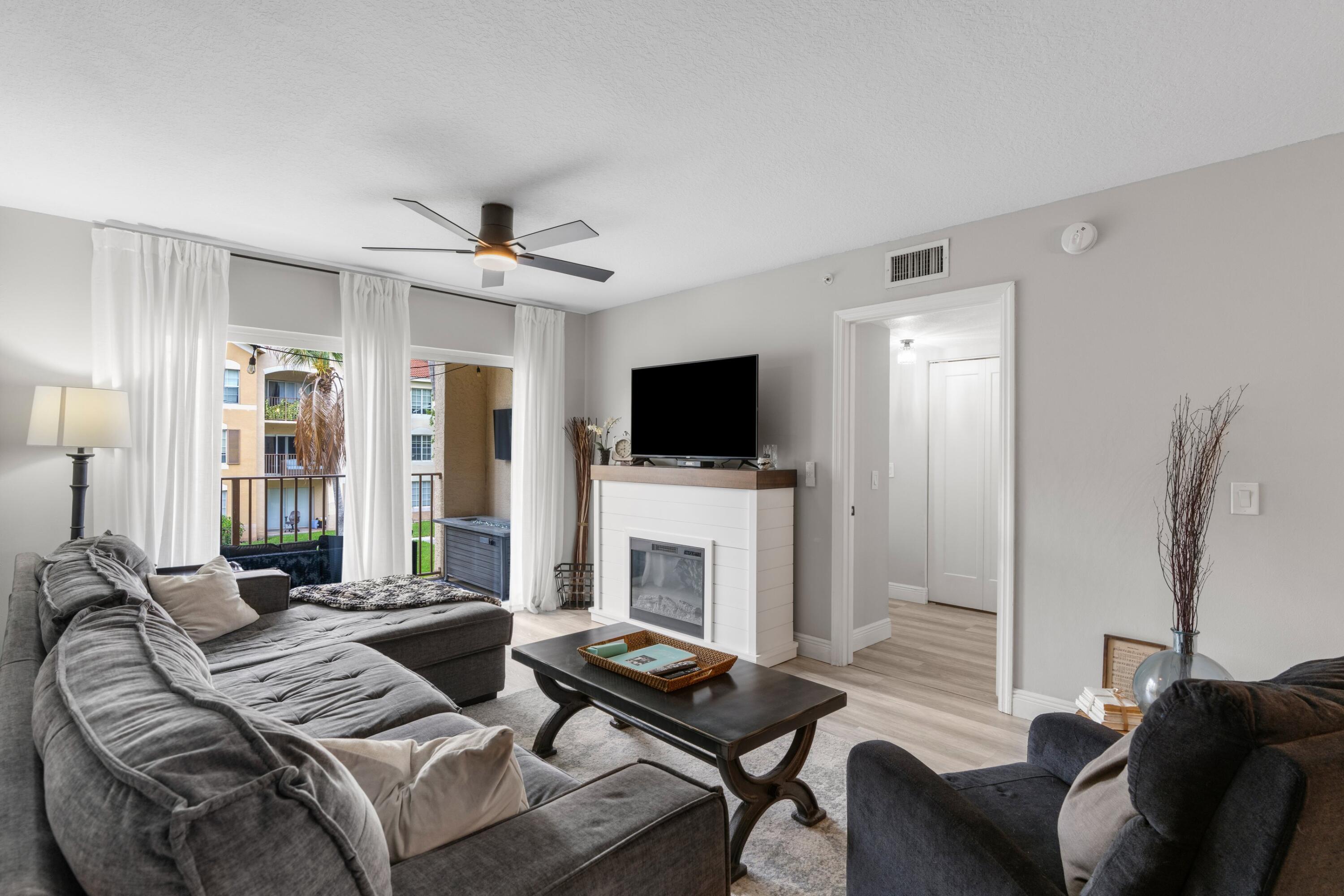 4041 SAN MARINO Boulevard 202