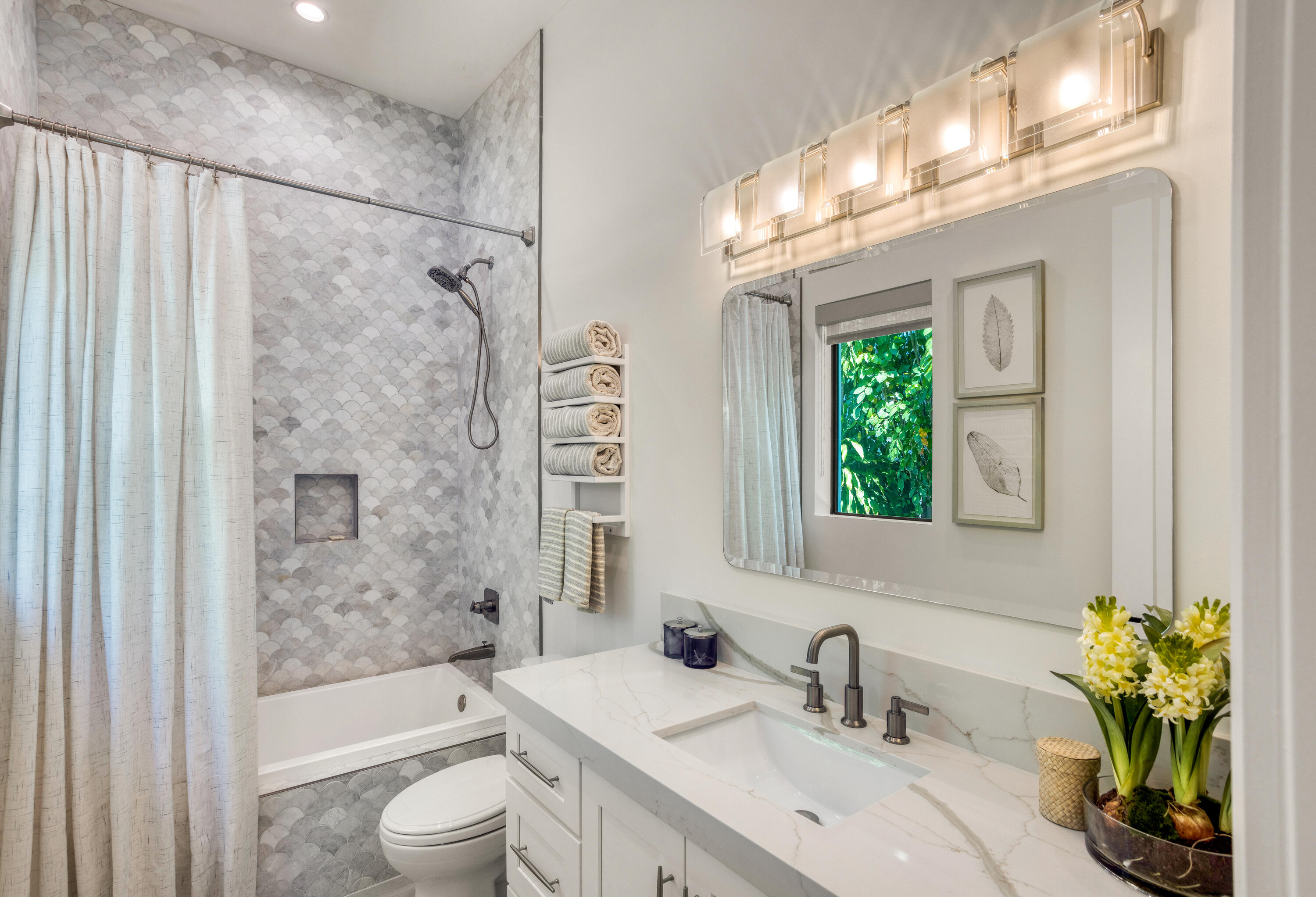 S/D OF 8-46-43 - Residential