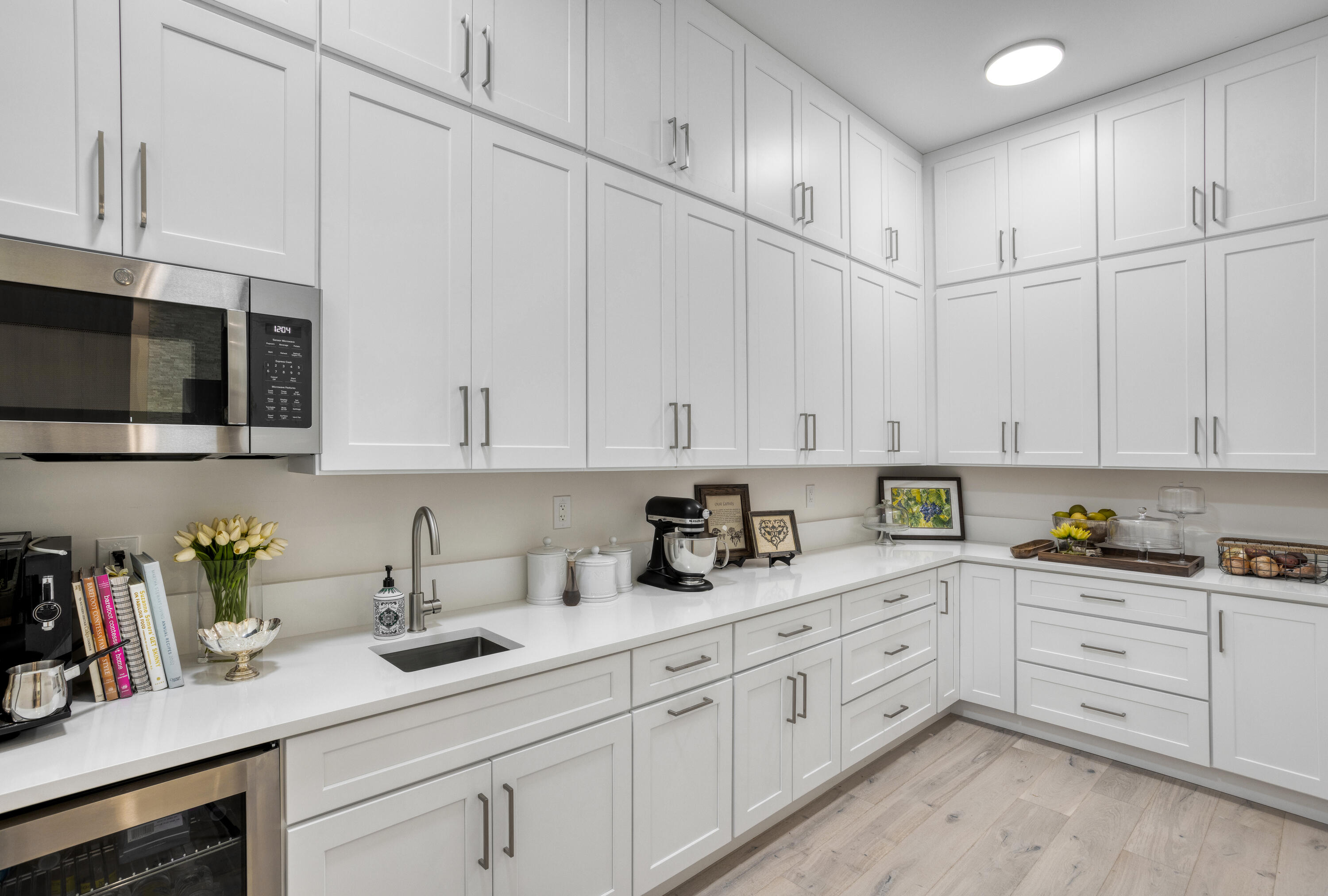 S/D OF 8-46-43 - Residential