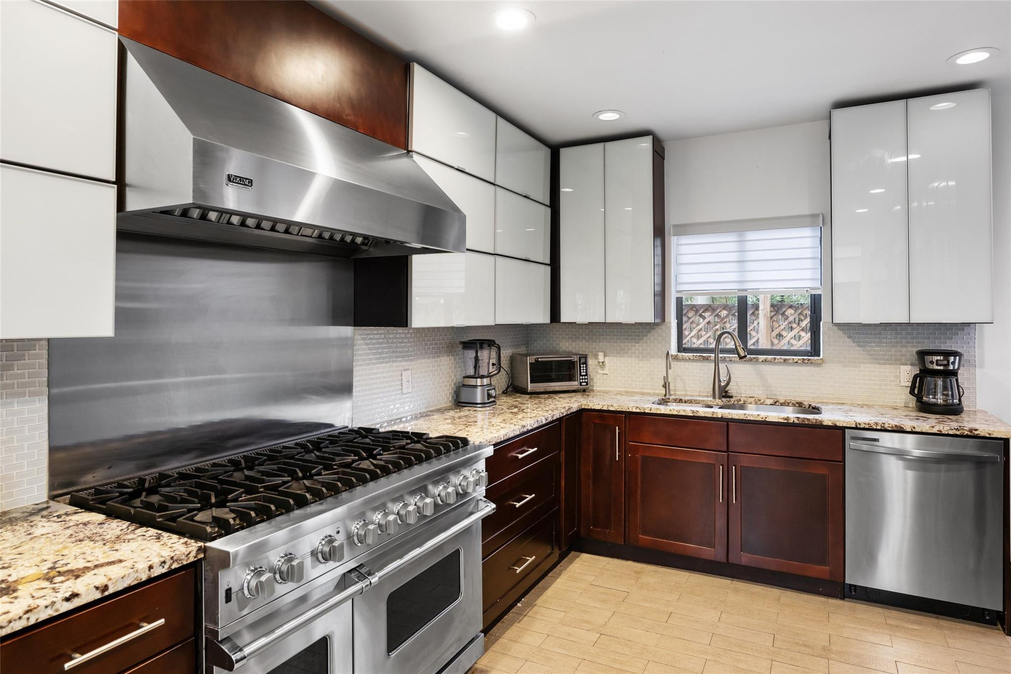 LAUDERDALE BEACH - Residential