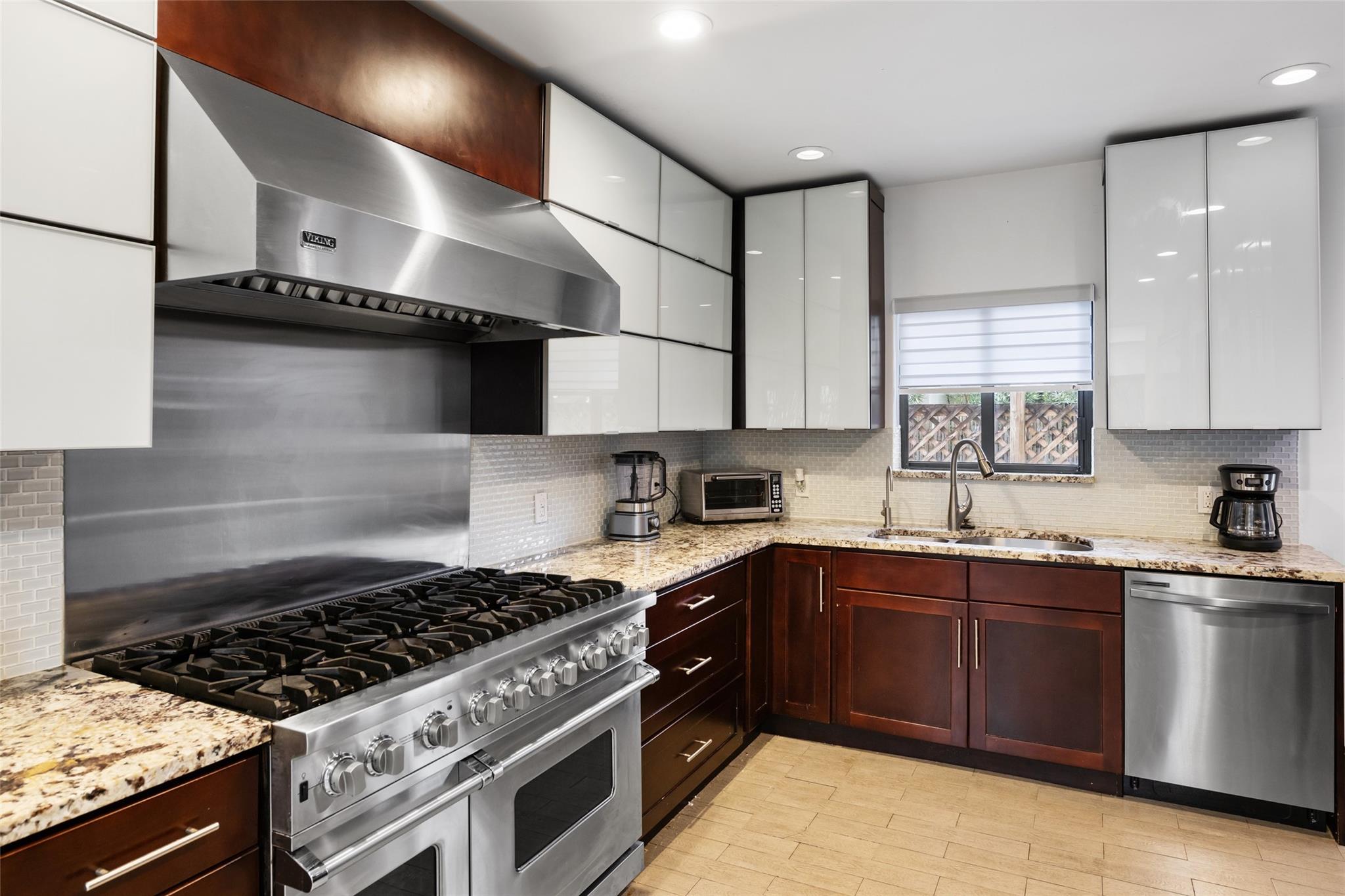 LAUDERDALE BEACH - Residential