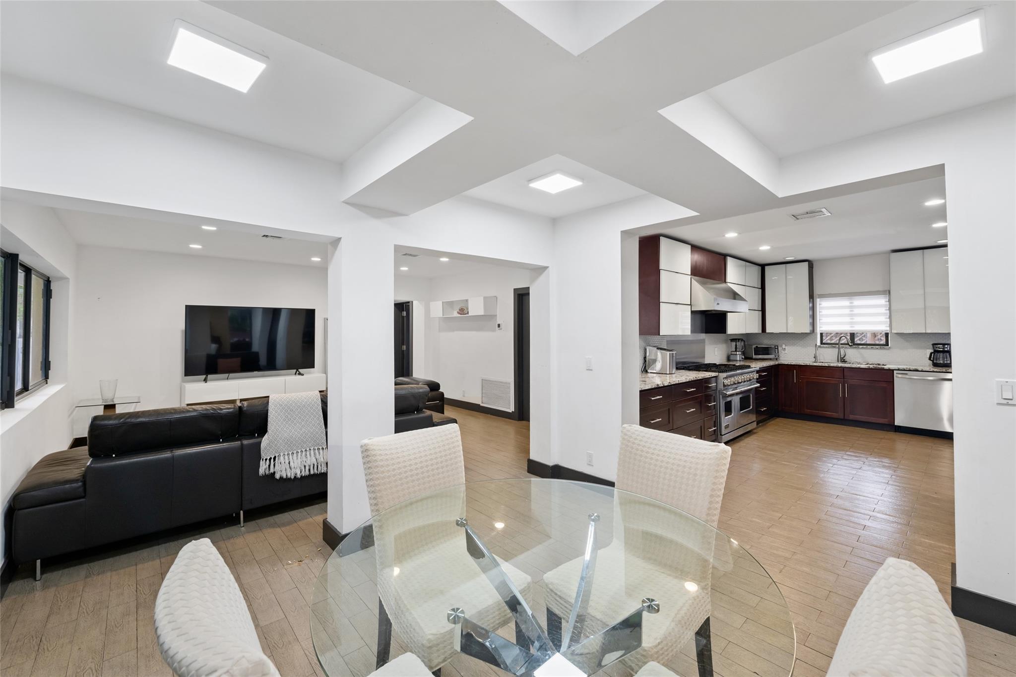 LAUDERDALE BEACH - Residential