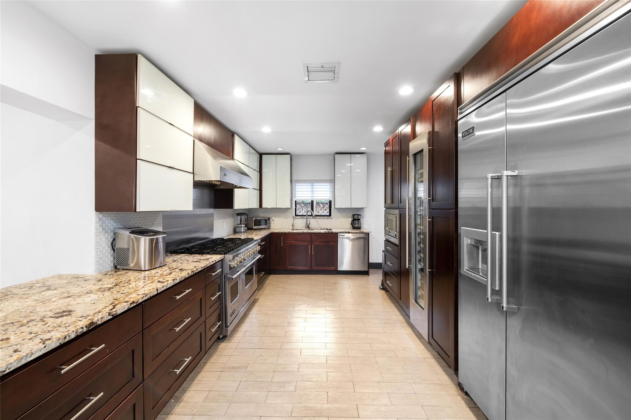 LAUDERDALE BEACH - Residential