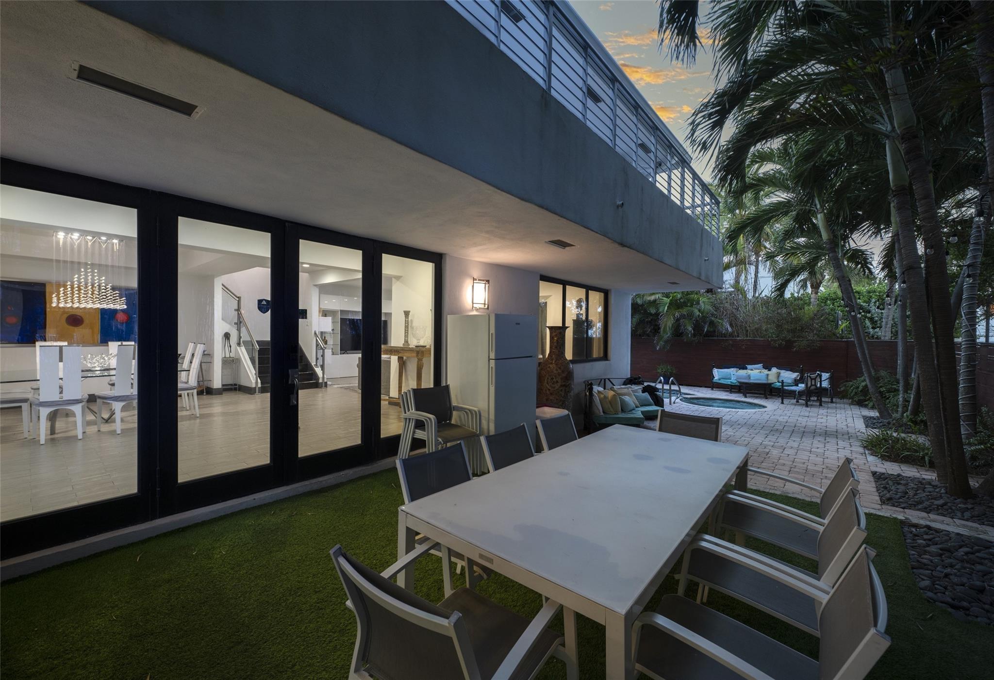 LAUDERDALE BEACH - Residential