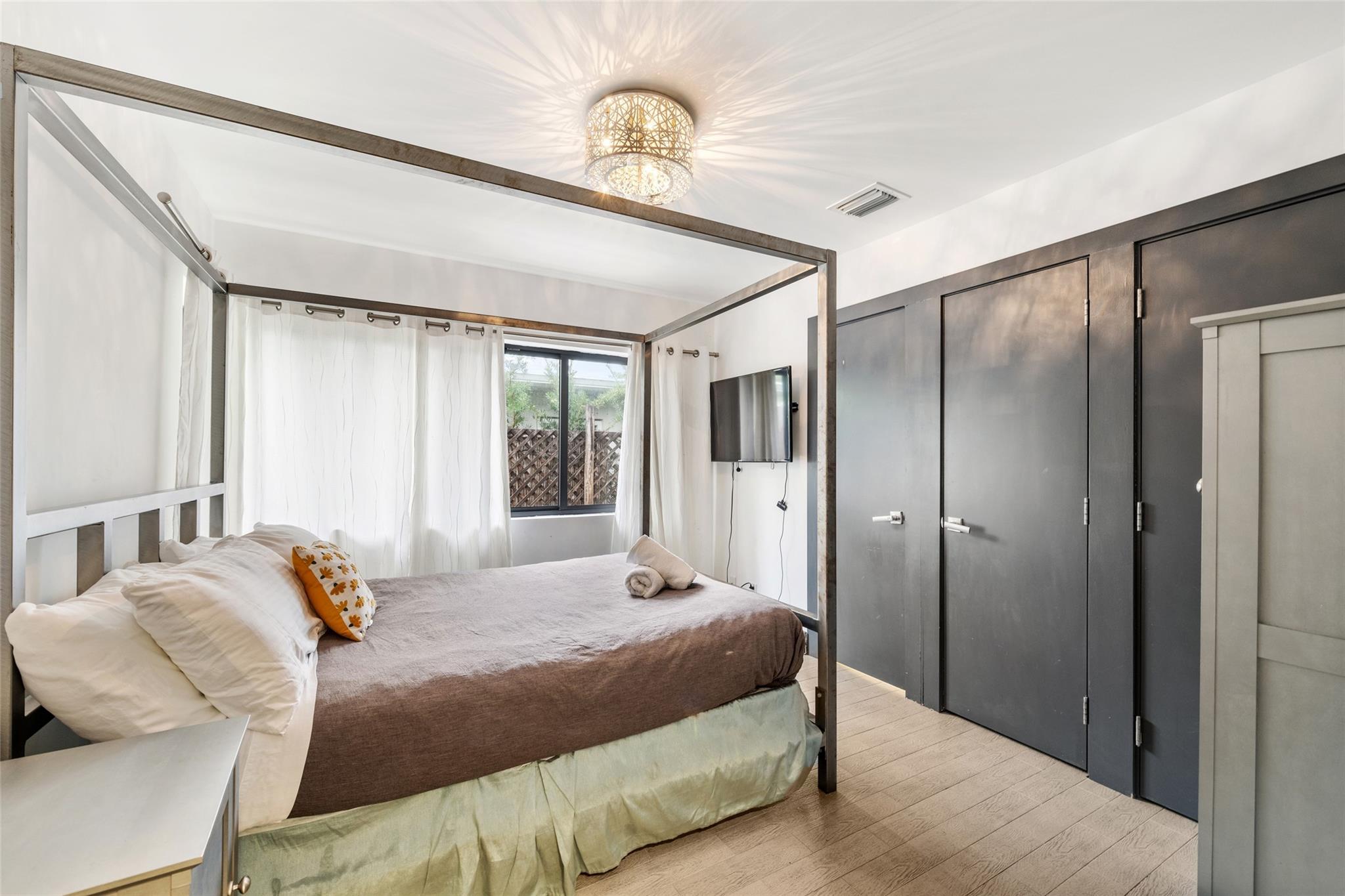 LAUDERDALE BEACH - Residential