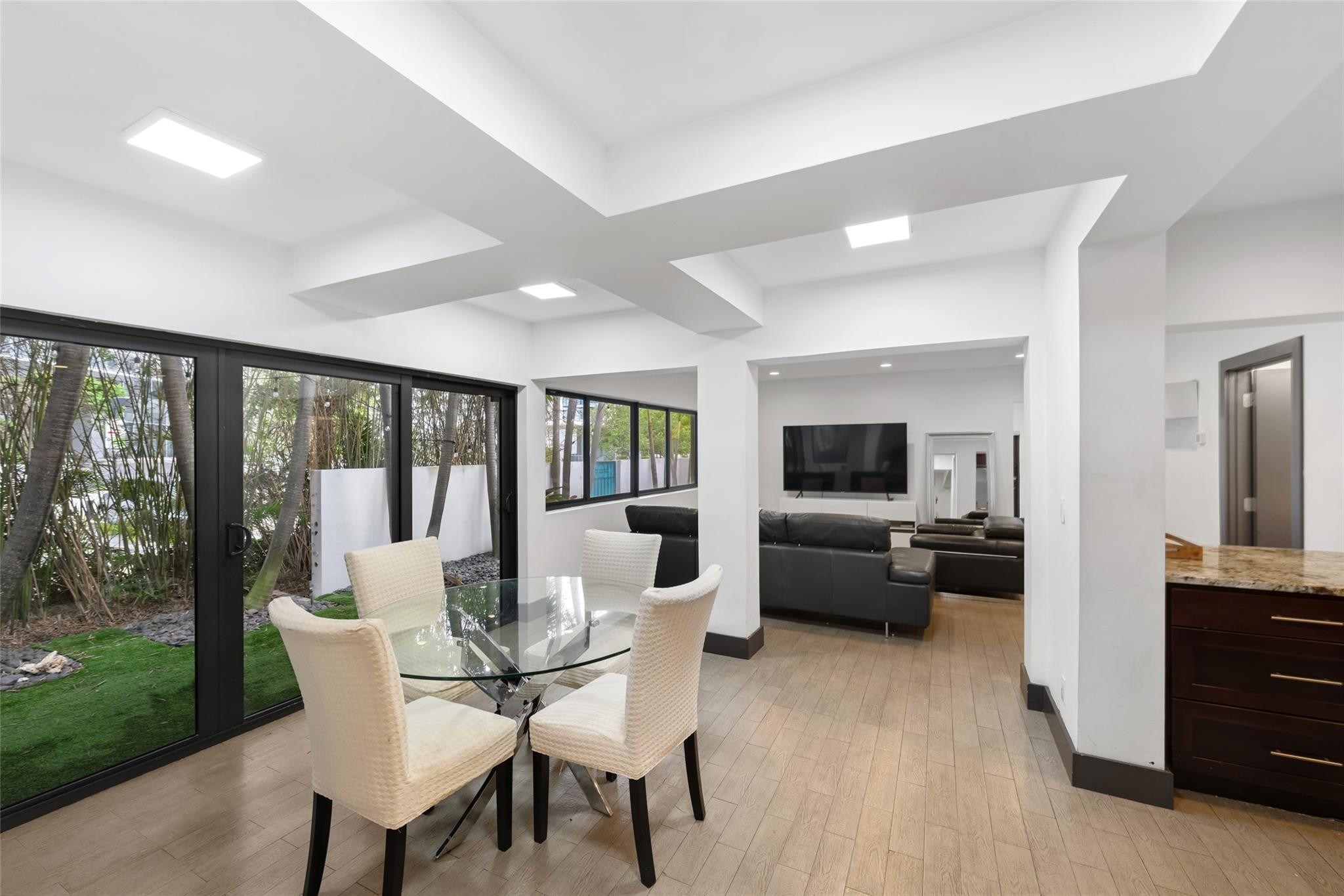 LAUDERDALE BEACH - Residential