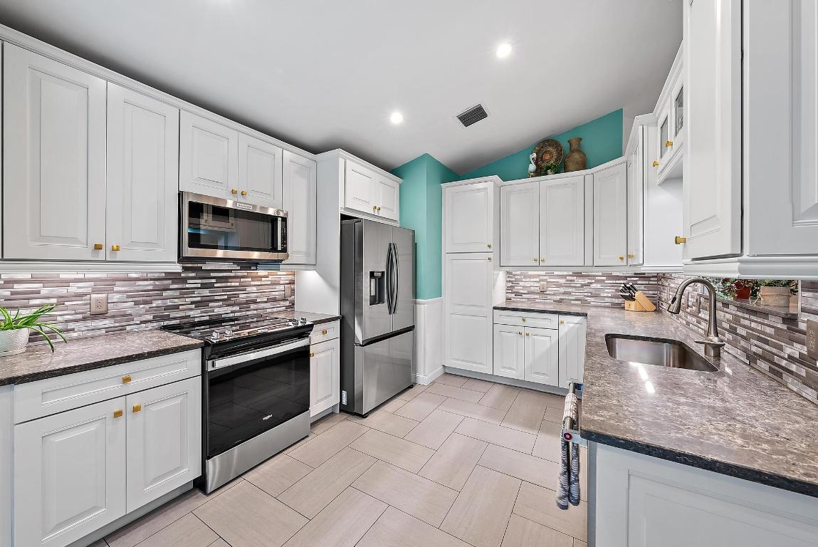 EGRET COVE AT MAPLEWOOD - Residential