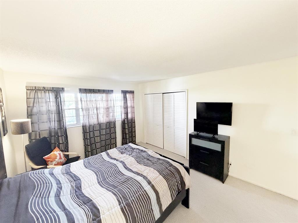 NO 22 PALM-AIRE COUNTRY CLUB - Residential