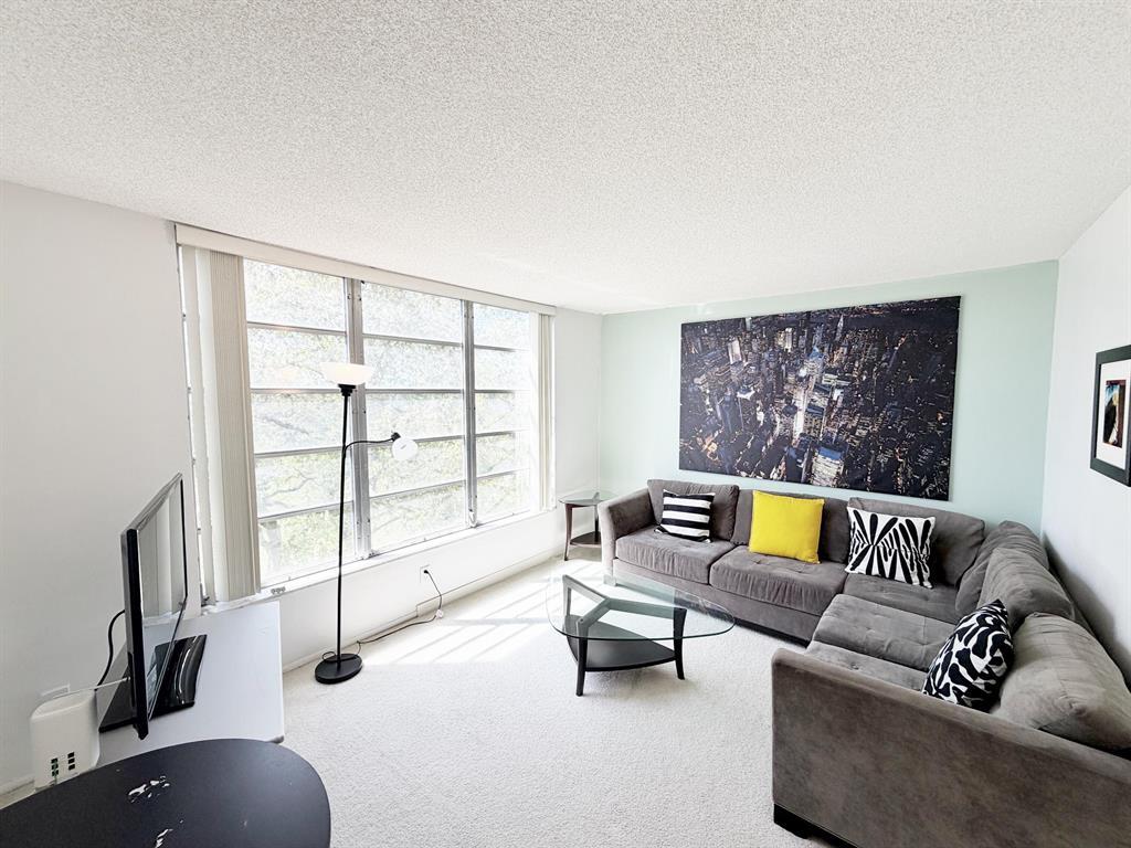 NO 22 PALM-AIRE COUNTRY CLUB - Residential