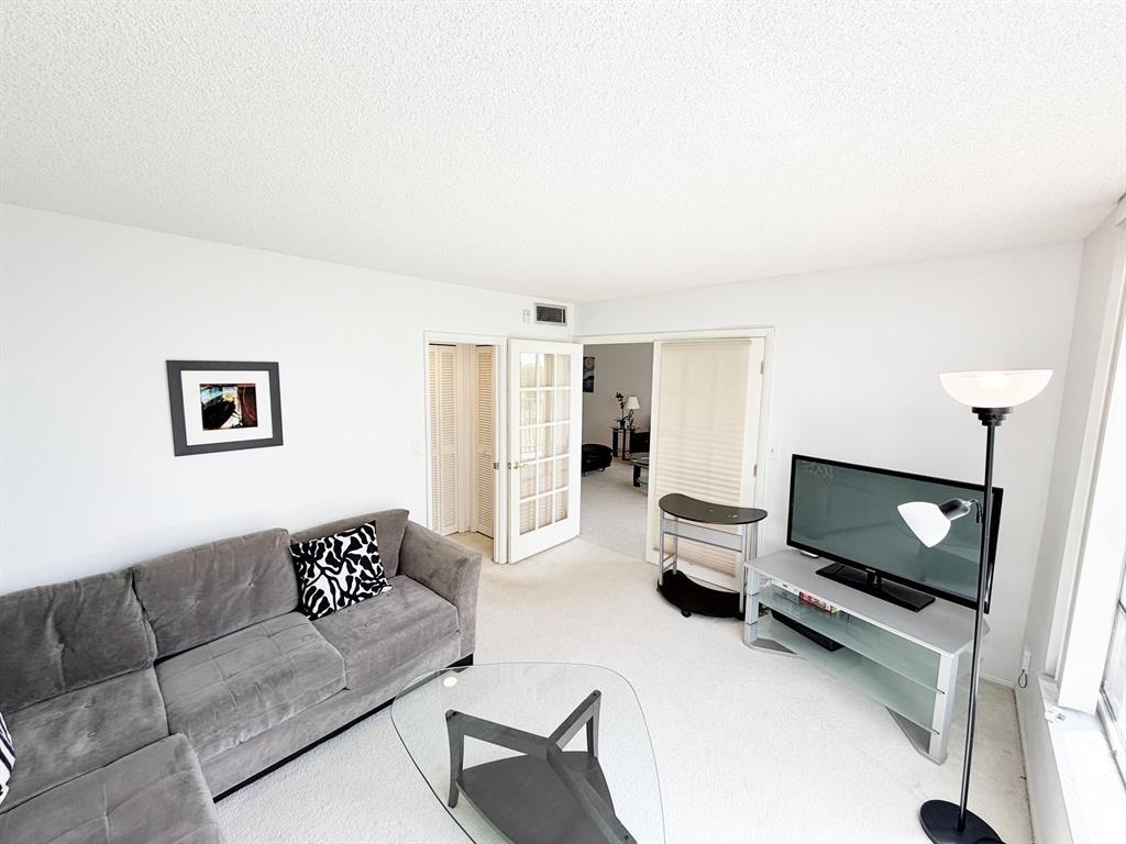 NO 22 PALM-AIRE COUNTRY CLUB - Residential