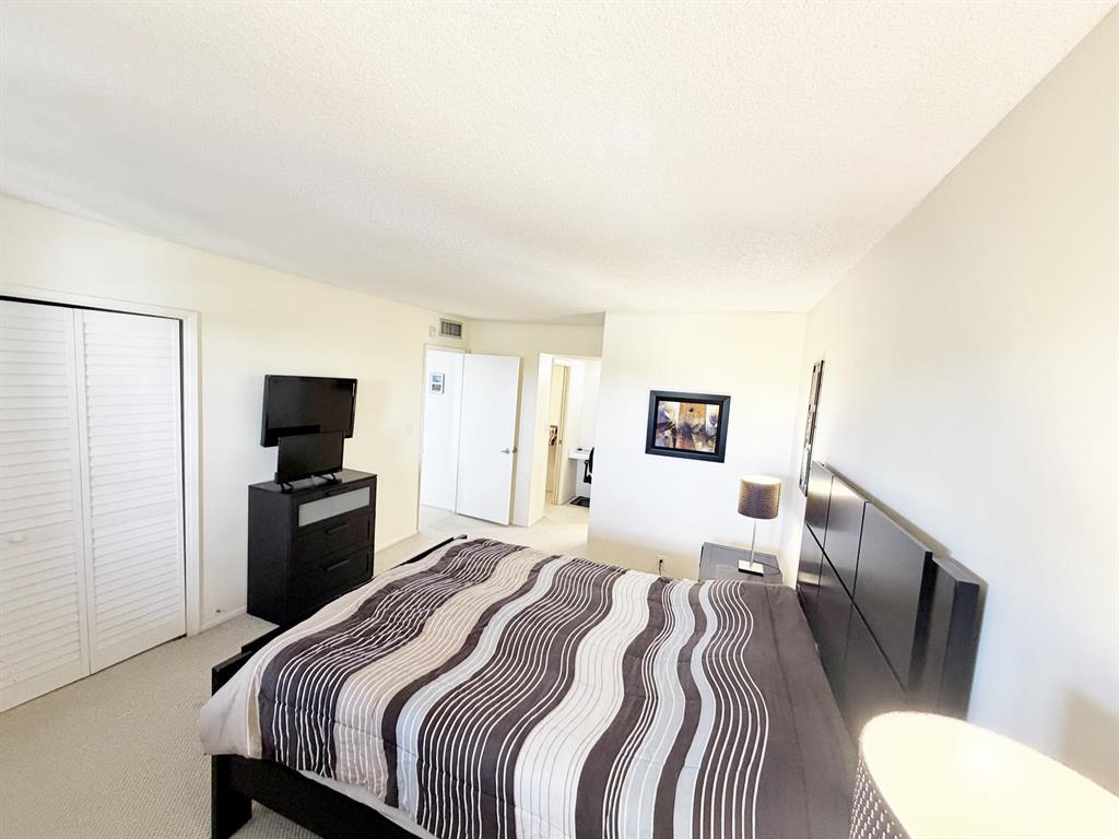 NO 22 PALM-AIRE COUNTRY CLUB - Residential