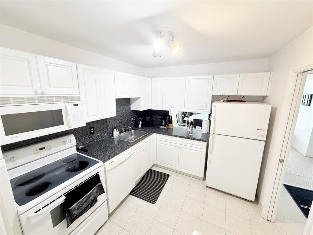 NO 22 PALM-AIRE COUNTRY CLUB - Residential