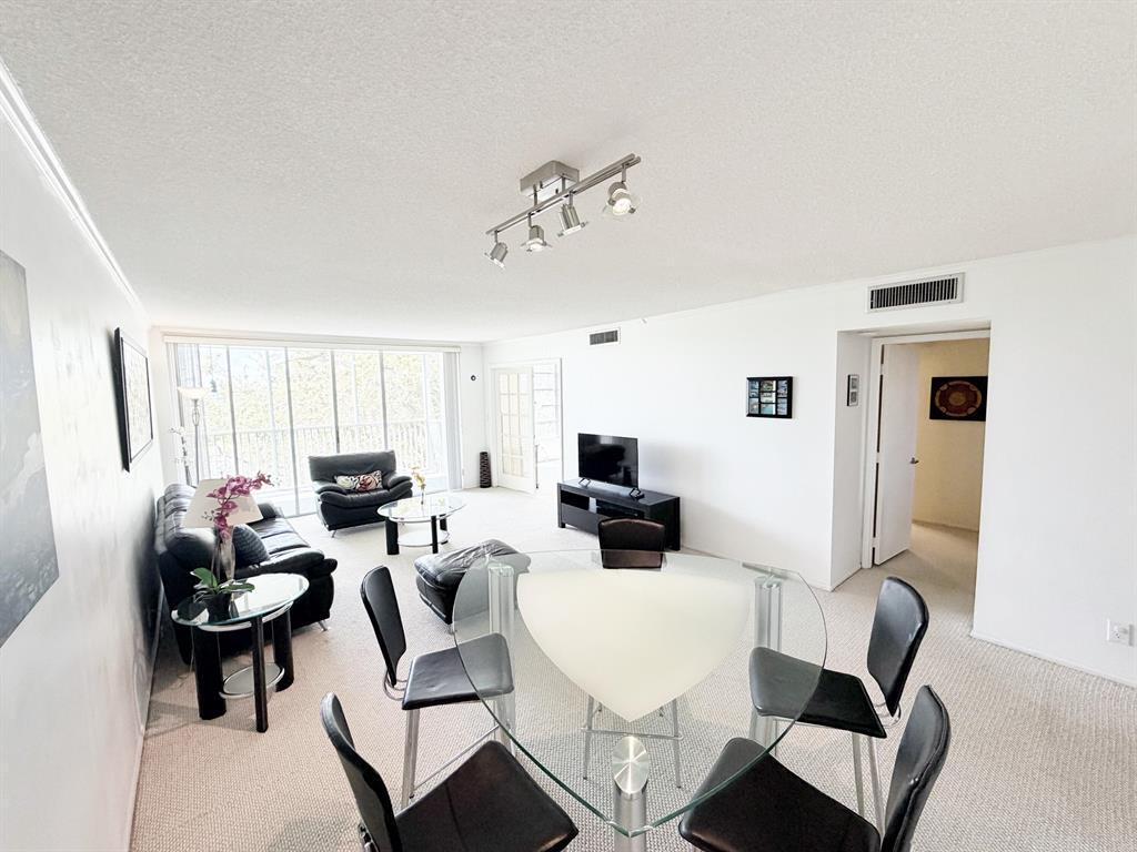 NO 22 PALM-AIRE COUNTRY CLUB - Residential