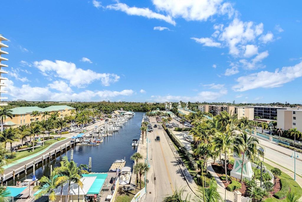 Photo of 100 NE 6th Street #605, Boynton Beach, FL 33435 (MLS # R11160701)