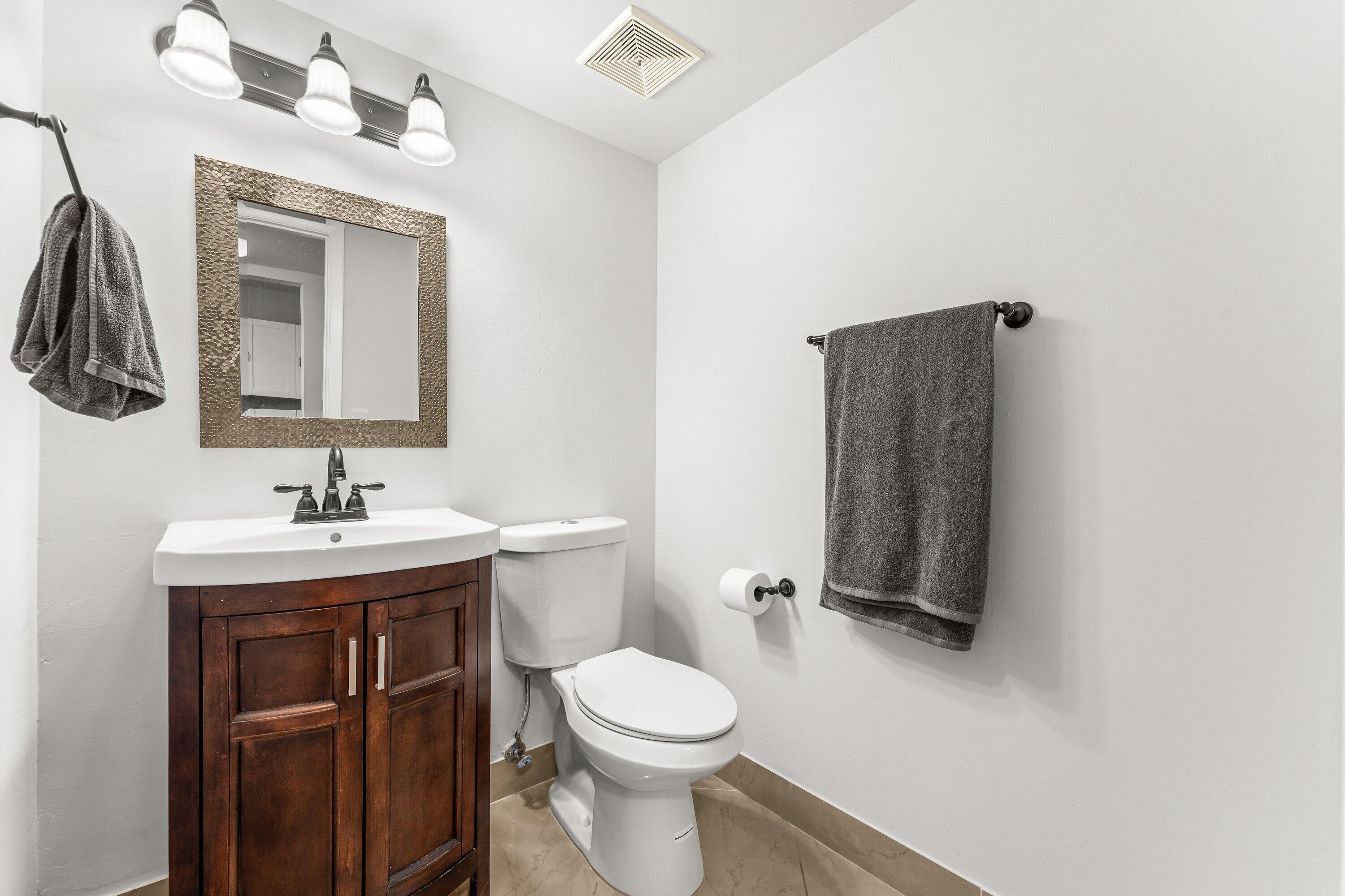 GOLDEN LAKES VILLAGE COND - Residential