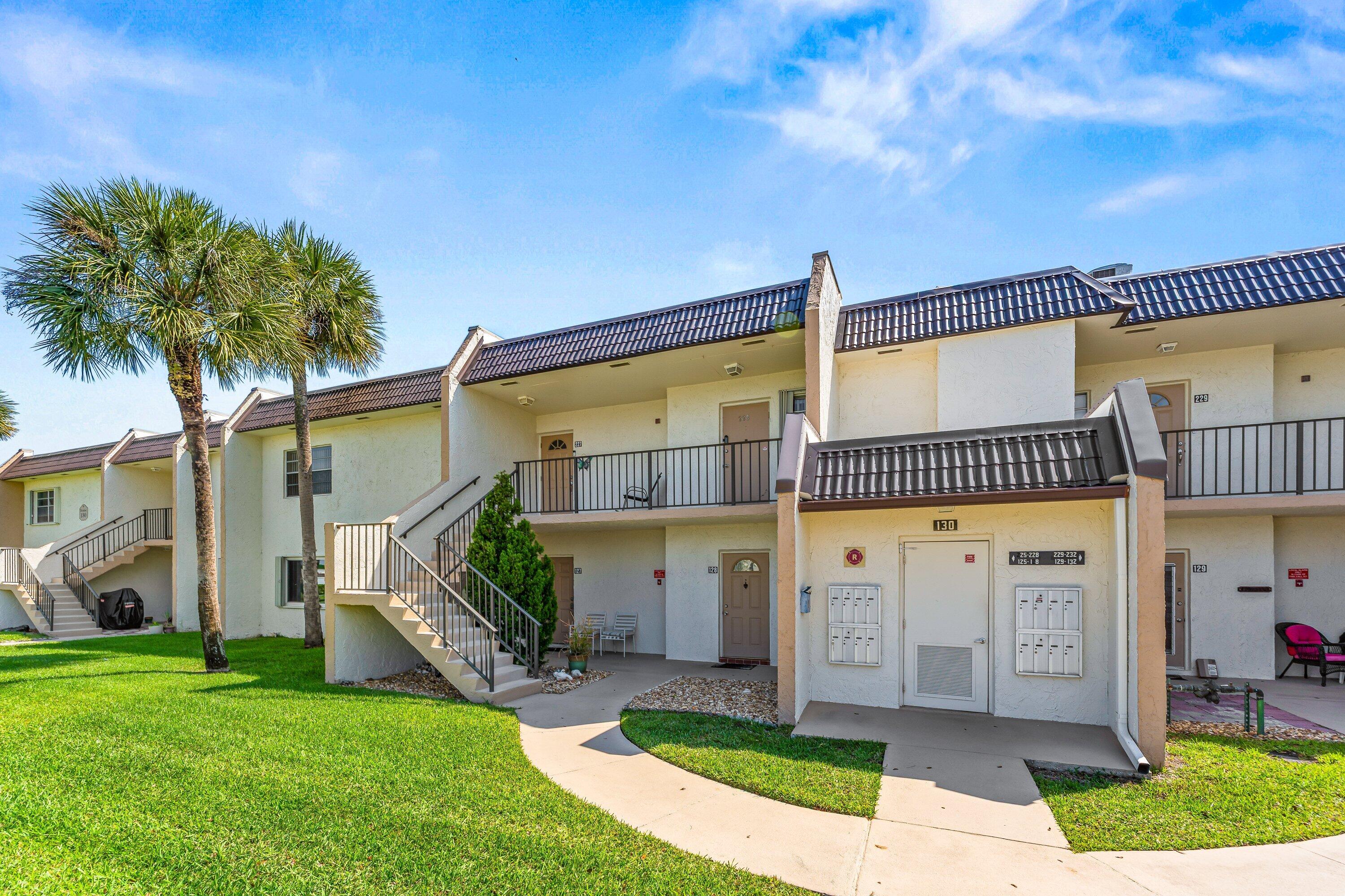 GOLDEN LAKES VILLAGE COND - Residential