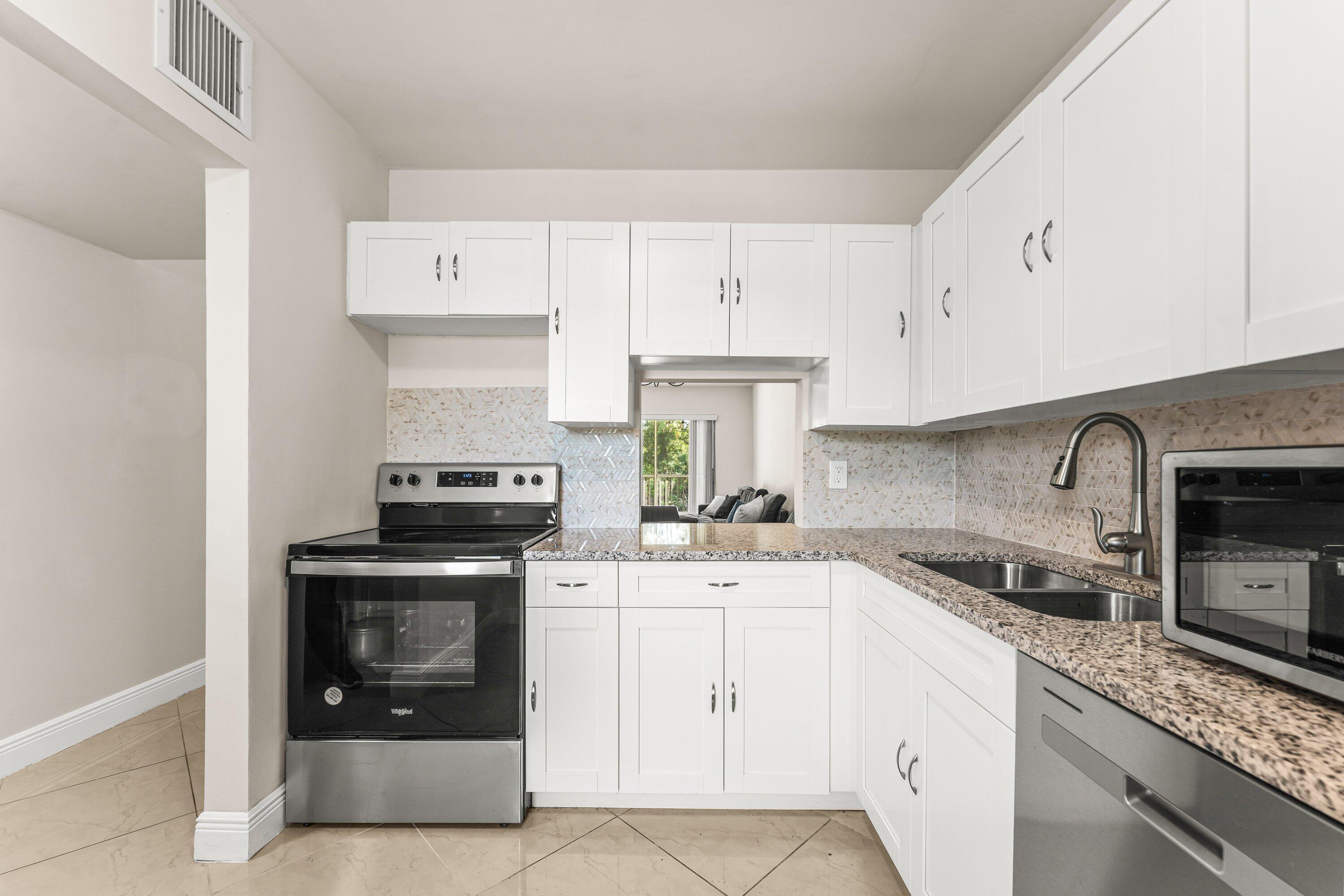 GOLDEN LAKES VILLAGE COND - Residential