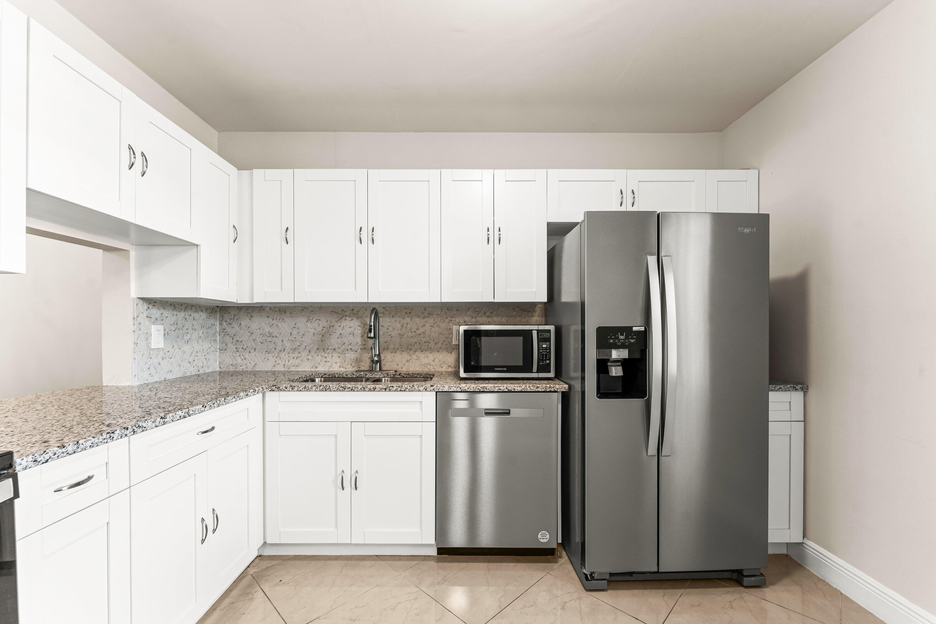 GOLDEN LAKES VILLAGE COND - Residential