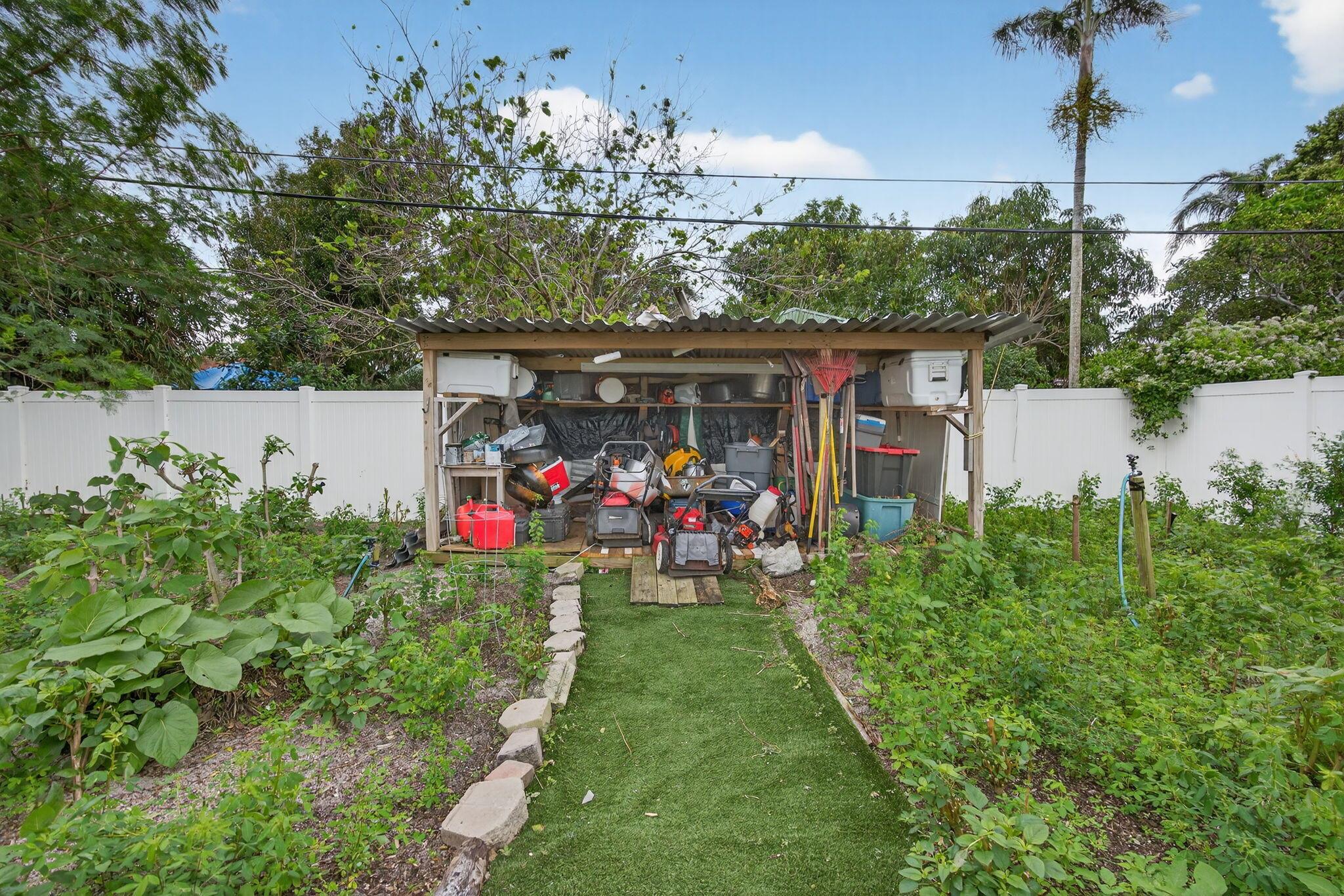 PINE GARDENS - Residential