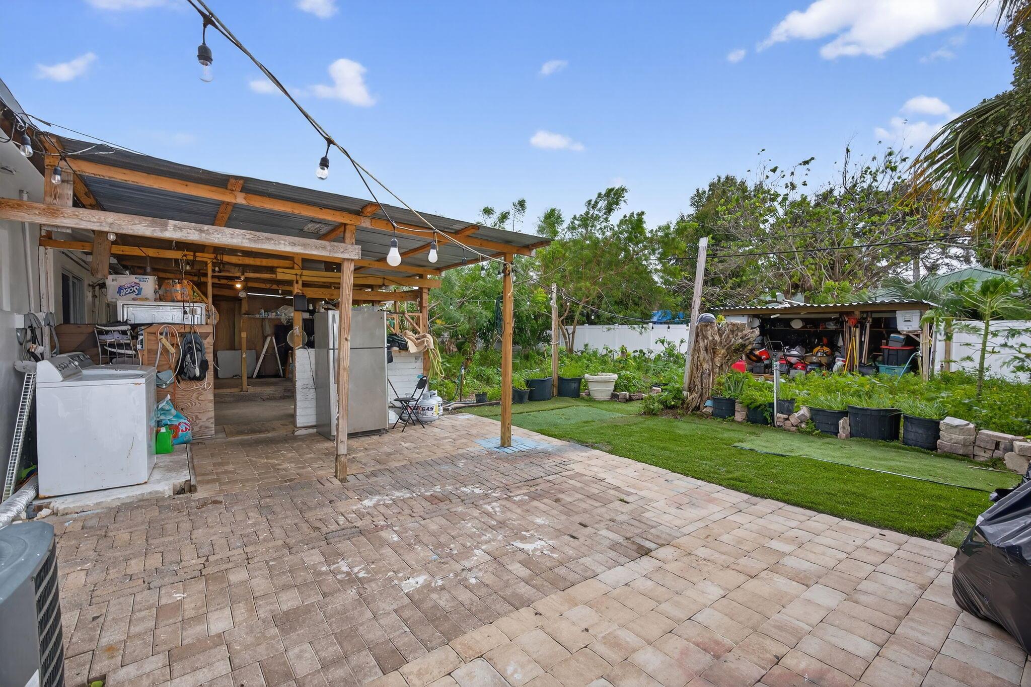 PINE GARDENS - Residential