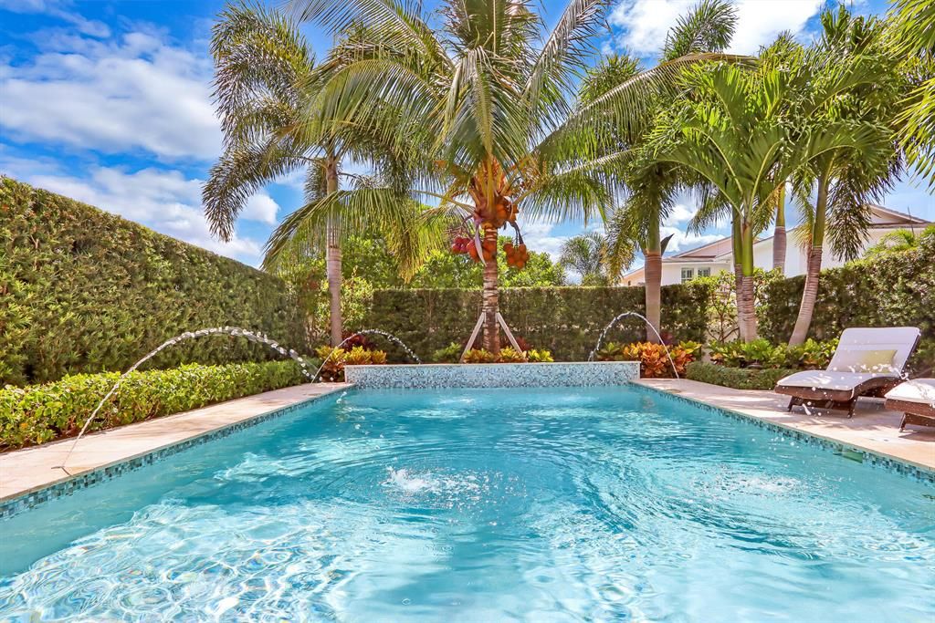 Photo of 2827 Sunbury Drive Dr, Jupiter, FL 33458 (MLS # R10825619)