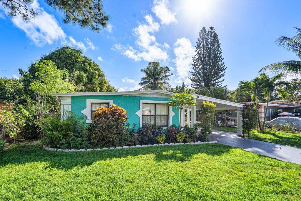 Photo of 2350 NW 2nd Street, Boynton Beach, FL 33435 (MLS # R11063392)