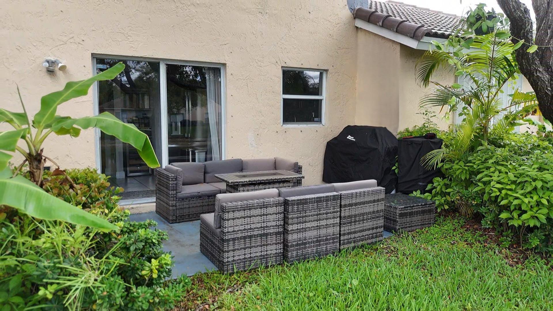 RAINTREE VILLAS - Residential