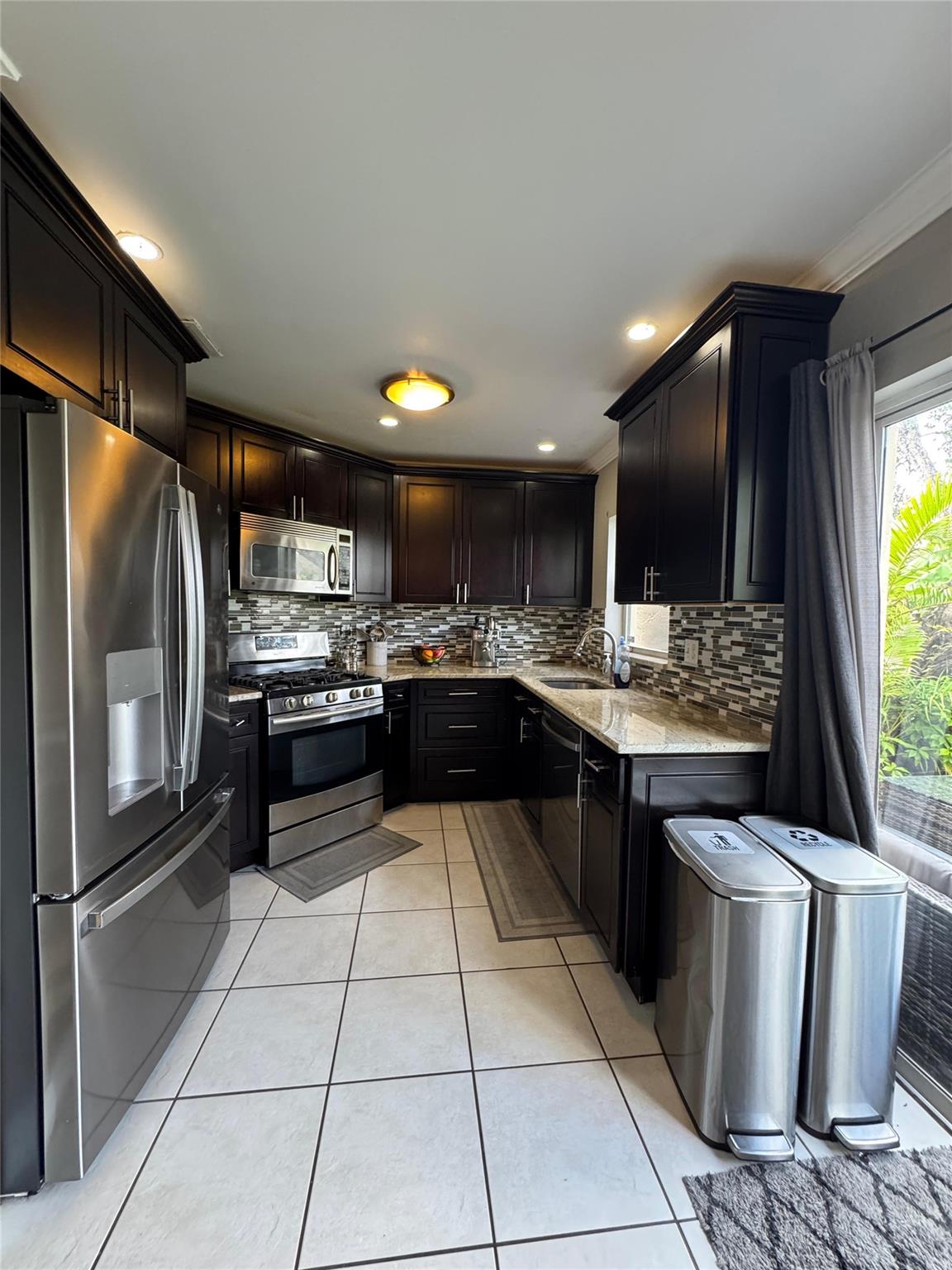 RAINTREE VILLAS - Residential