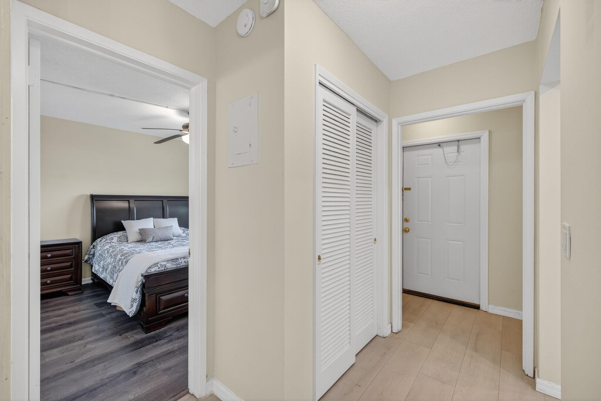 LIGHTHOUSE POINT GARDENS - Residential