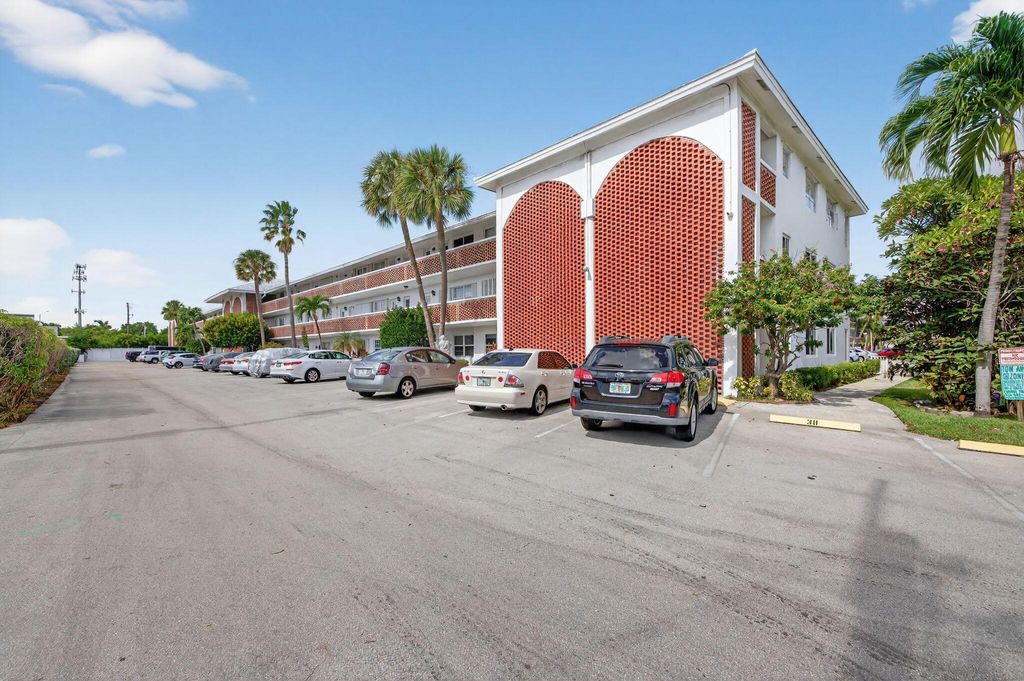 Photo of 2050 NE 39th Street #S210, Lighthouse Point, FL 33064 (MLS # R11149773)