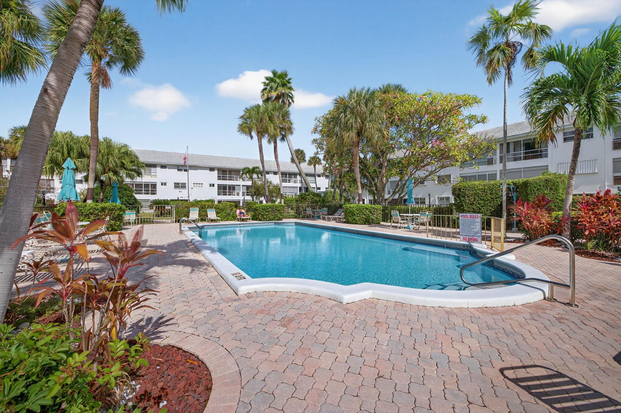 LIGHTHOUSE POINT GARDENS - Residential