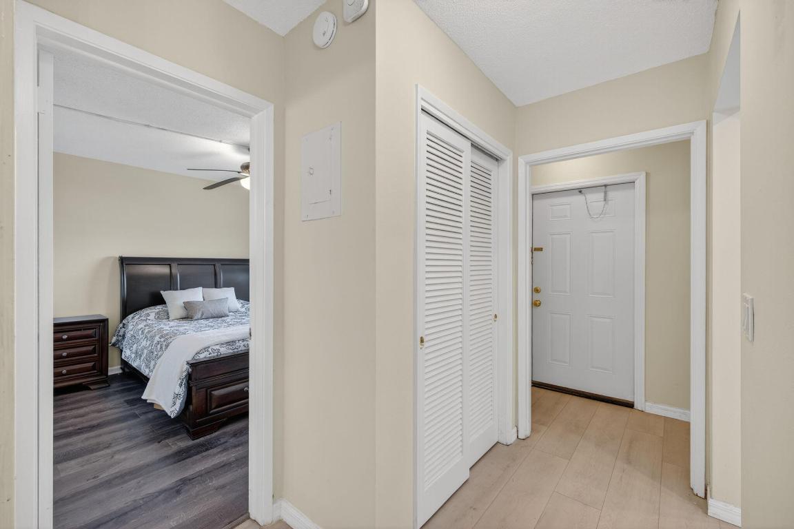 LIGHTHOUSE POINT GARDENS SOUTH - Residential