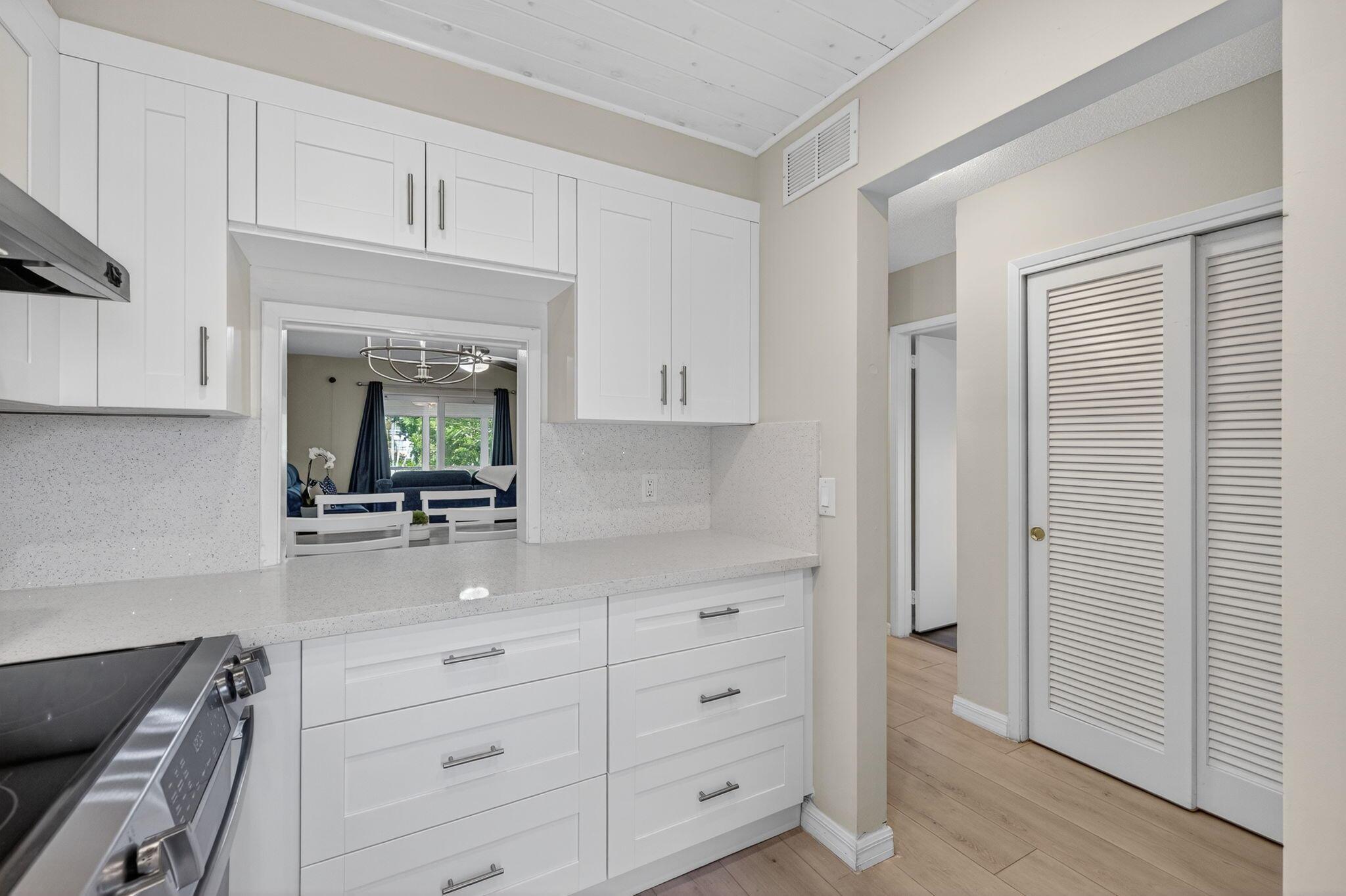 LIGHTHOUSE POINT GARDENS - Residential