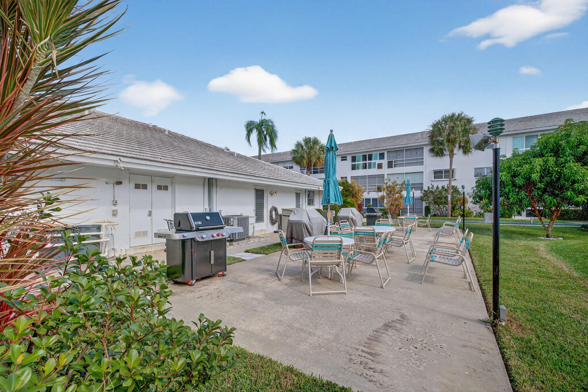 LIGHTHOUSE POINT GARDENS SOUTH - Residential