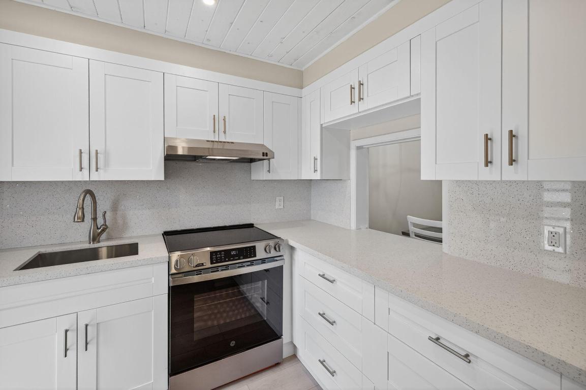 LIGHTHOUSE POINT GARDENS SOUTH - Residential