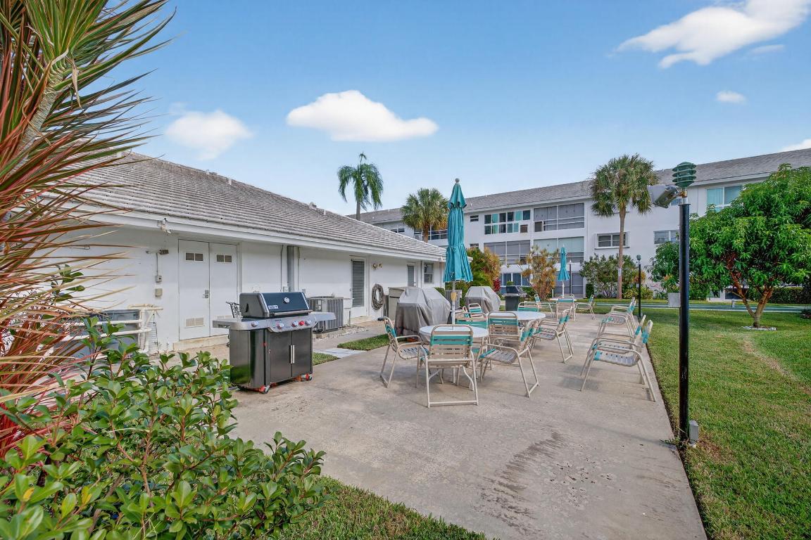 LIGHTHOUSE POINT GARDENS SOUTH - Residential