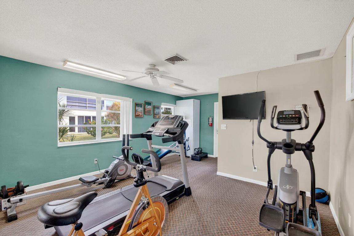 LIGHTHOUSE POINT GARDENS SOUTH - Residential