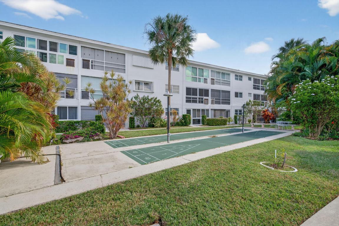 LIGHTHOUSE POINT GARDENS SOUTH - Residential