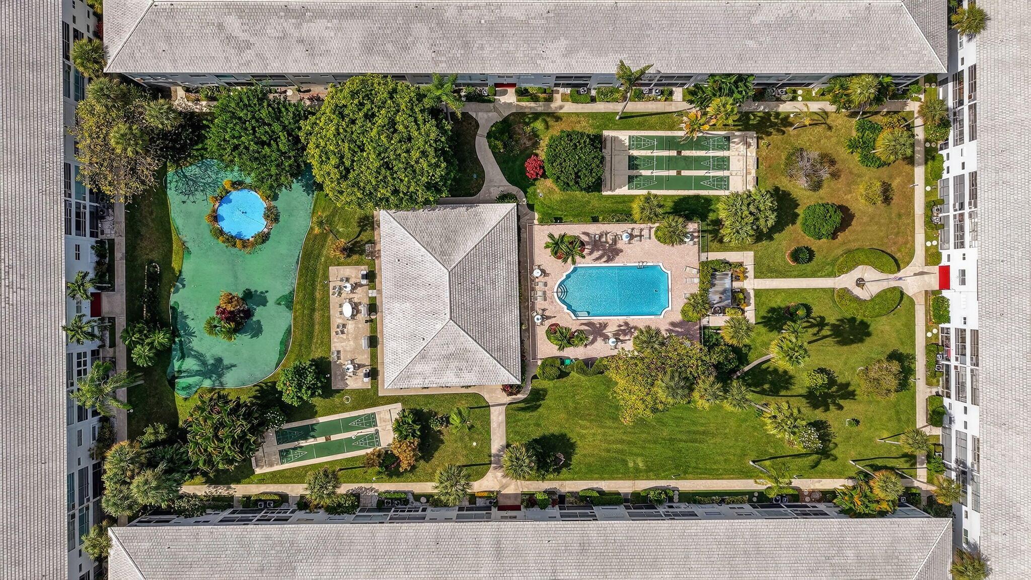 LIGHTHOUSE POINT GARDENS - Residential