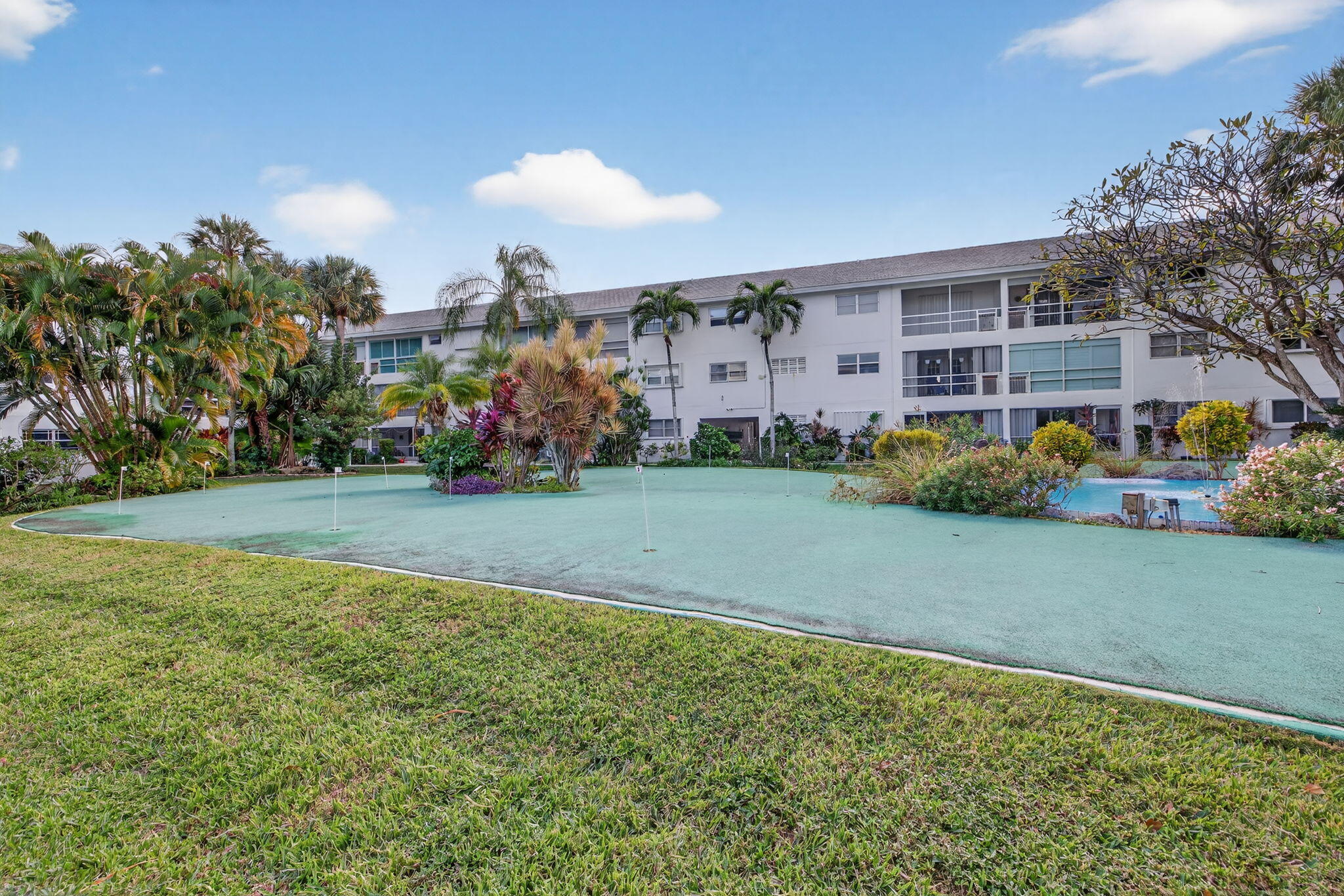 LIGHTHOUSE POINT GARDENS SOUTH - Residential