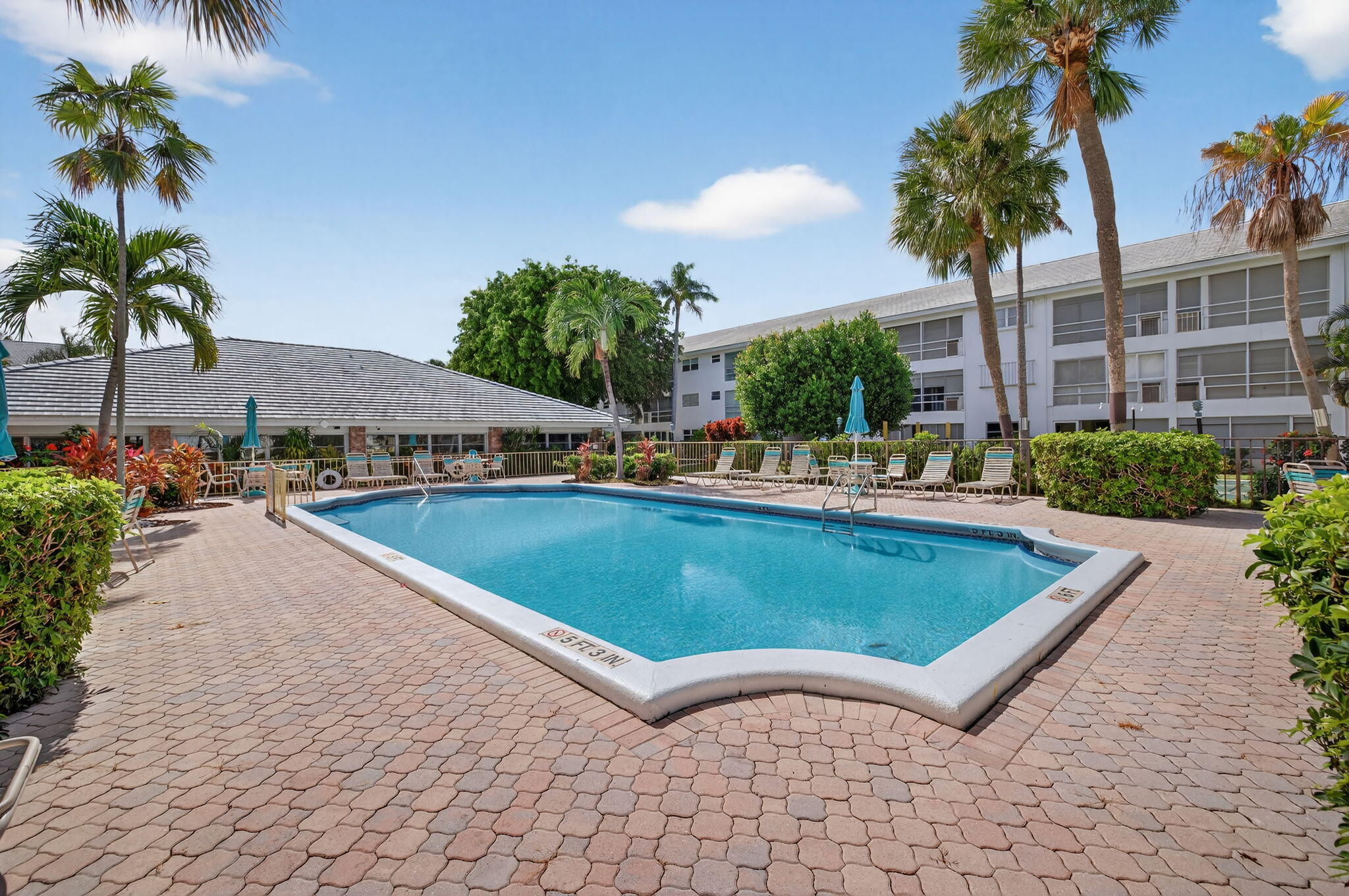 LIGHTHOUSE POINT GARDENS SOUTH - Residential