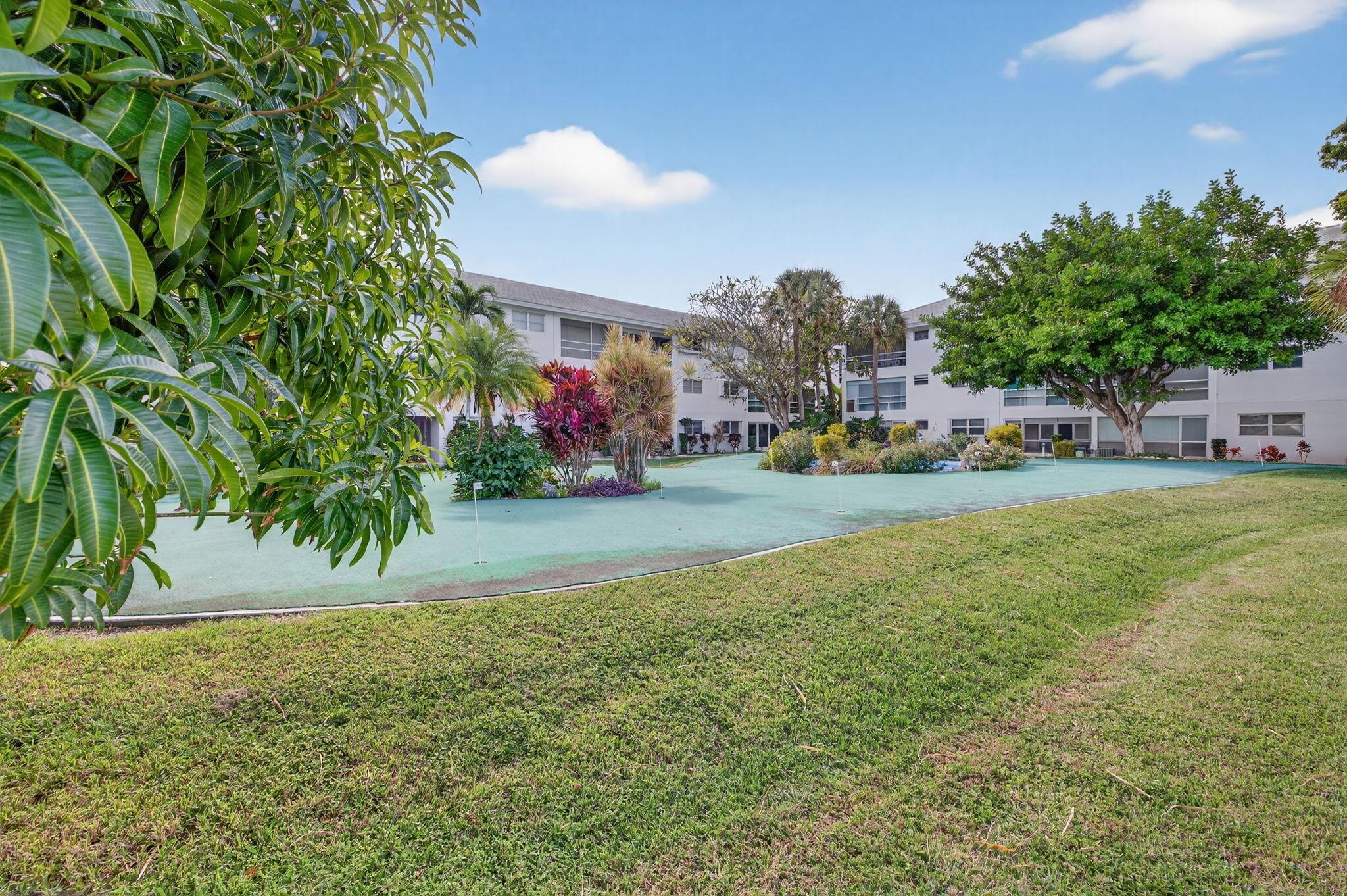 LIGHTHOUSE POINT GARDENS - Residential