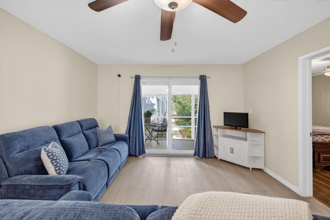 LIGHTHOUSE POINT GARDENS SOUTH - Residential