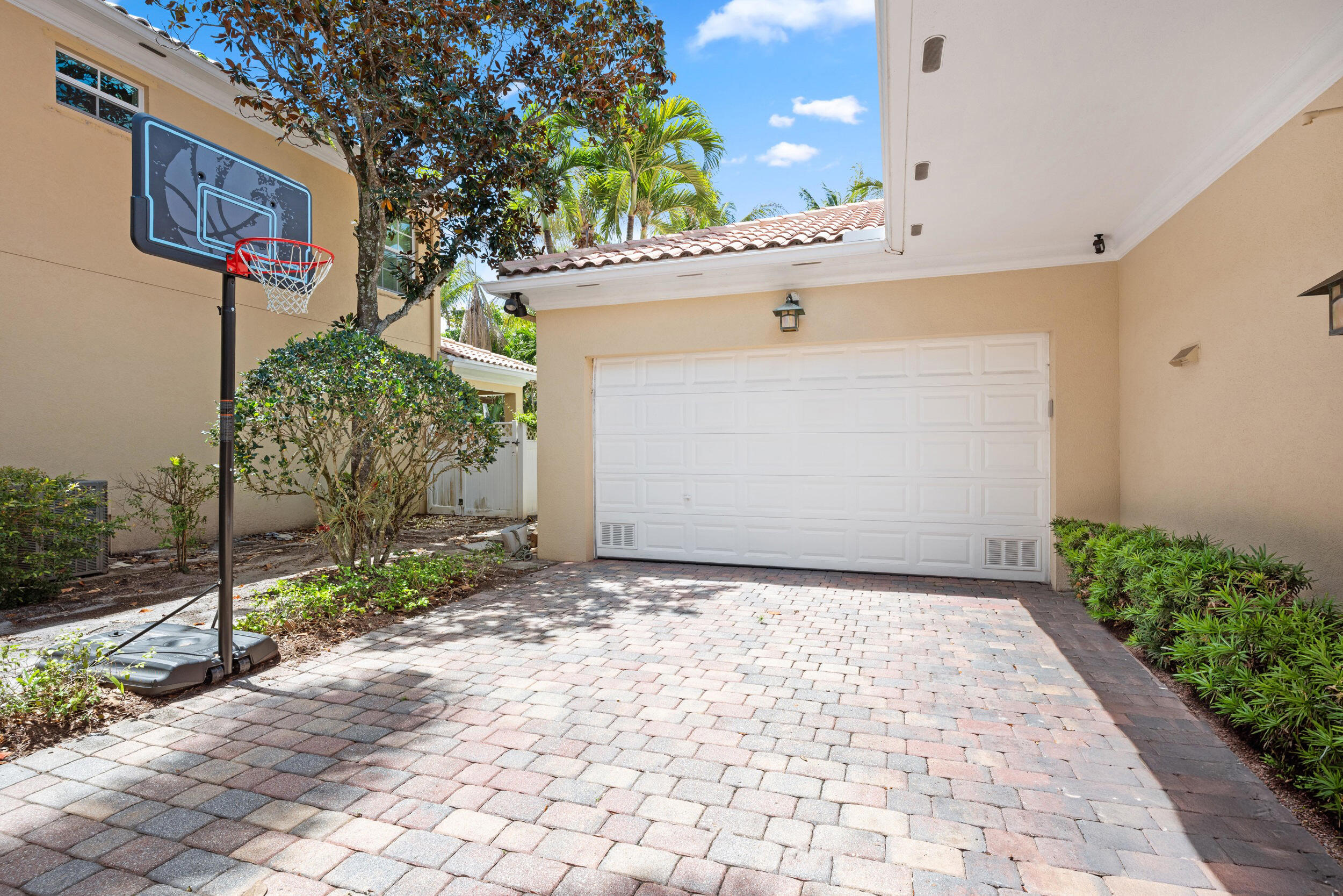 TUSCANY AT ABACOA - Residential