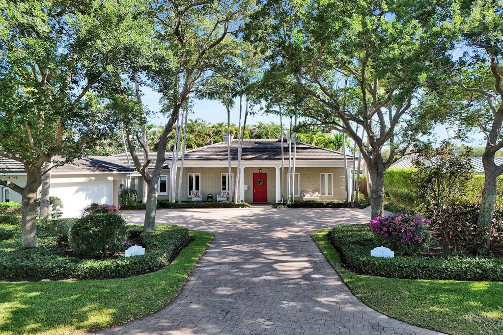 Photo of 15 Minnetonka Road, Sea Ranch Lakes, FL 33308 (MLS # B26029310)