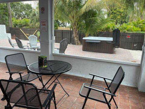Single Family Residence in Dania Beach FL 621 2nd Pl Pl 12.jpg