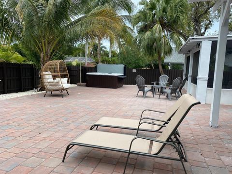 Single Family Residence in Dania Beach FL 621 2nd Pl Pl 19.jpg