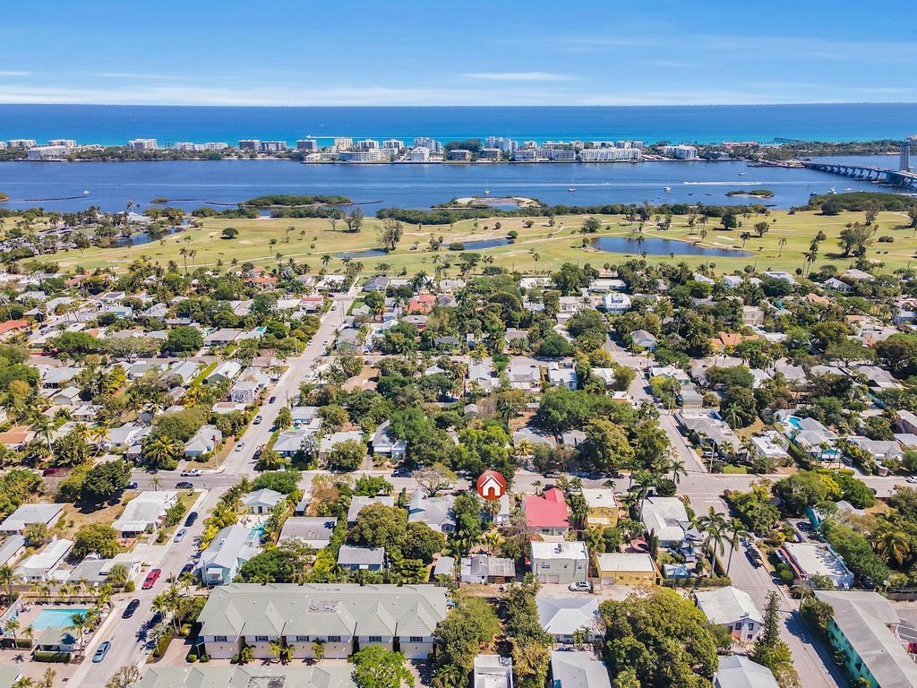 Photo of 415 N Ocean Breeze, Lake Worth Beach, FL 33460 (MLS # R11071094)