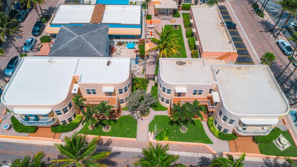 Photo of 311 Connecticut Street #4, Hollywood, FL 33019 (MLS # B26015319)